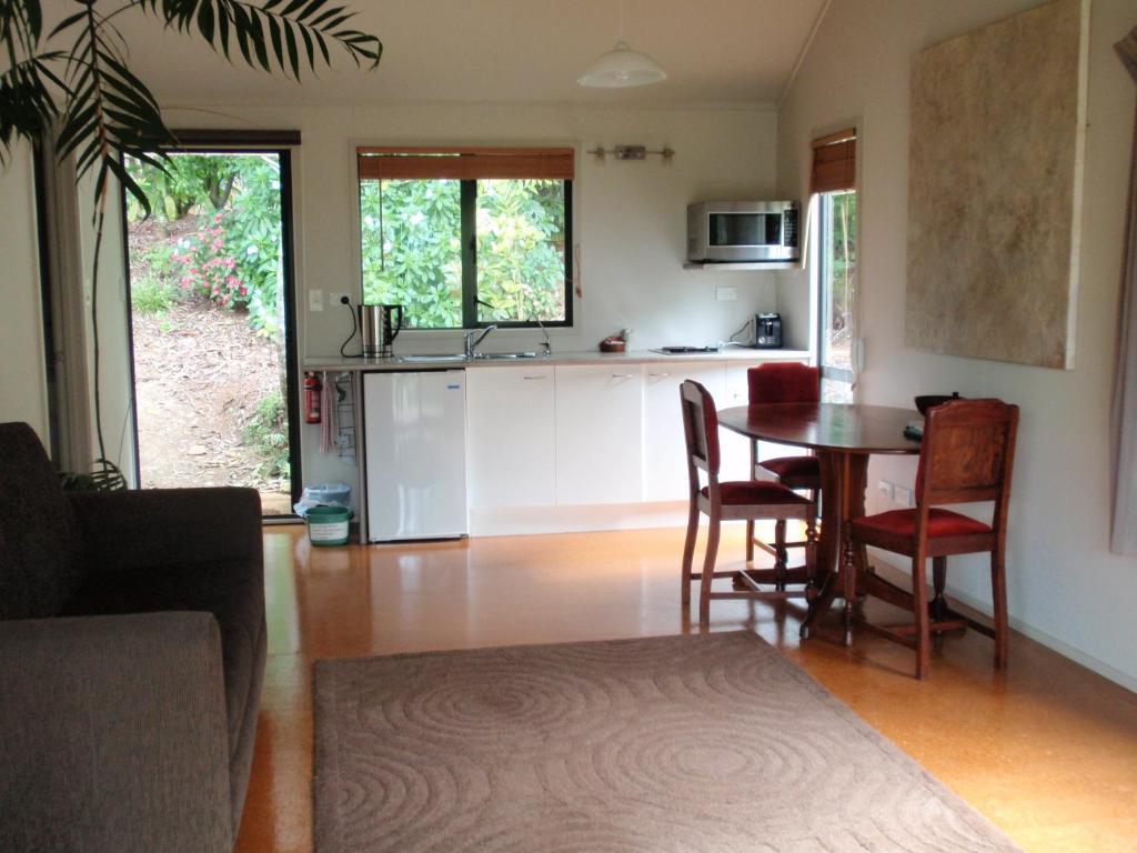 Wharepuke Subtropical Accommodation كيريكيري الغرفة الصورة